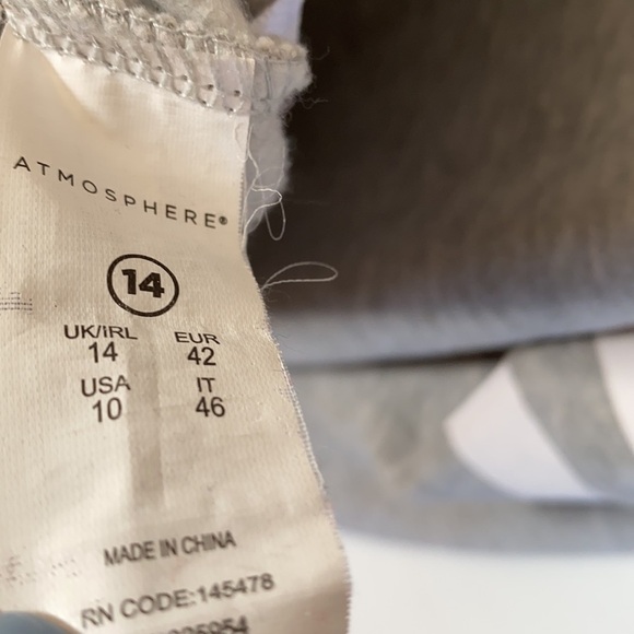 Atmosphere gray long sleeve hoodie sweatshirt with bottom side zippers, Size 10 - Picture 7 of 8
